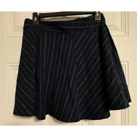 Urban Outfitters Women’s Navy Pinstripe Pleated Academia Skirt Size Medium Prep - Picture 5 of 6